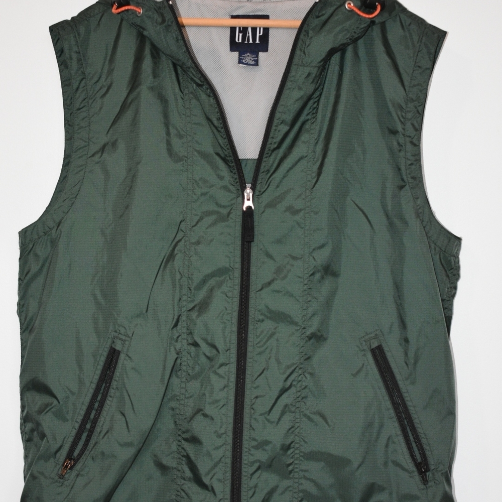 GAP Green Sleeveless Vest Lightweight Sporty Design